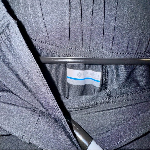 Columbia Women's Athletic Black Skort - Picture 4 of 8